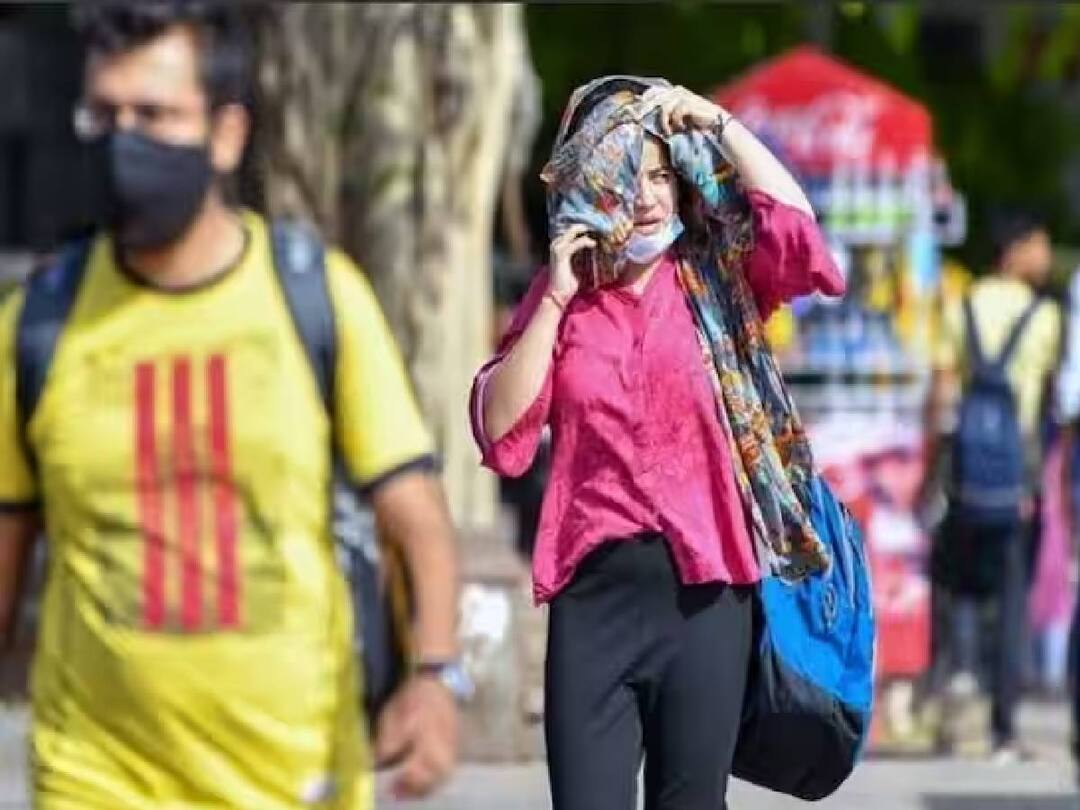 Tamil Nadu will witness dry weather in the coming days and the temperature will rise by 2-3 degrees Celsius, the Meteorological Department said. TN Weather Update: கொளுத்தும் வெயில்.. 100 டிகிரி பாரன்ஹீட்டை கடக்கும் வெப்பநிலை.. இன்றைய வானிலை அப்டேட்..