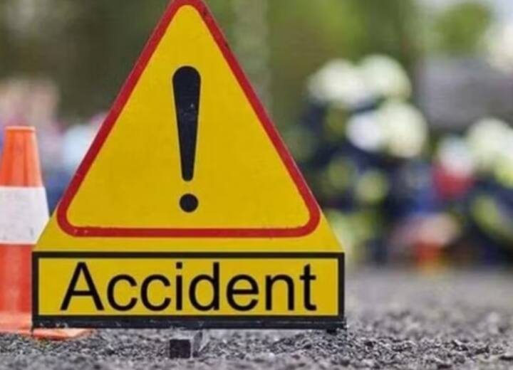 7 Killed 40 Injured As Bus Collides With Truck On Lucknow-Gorakhpur Highway 7 Killed, Over 40 Injured As Bus Collides With Truck On Lucknow-Gorakhpur Highway