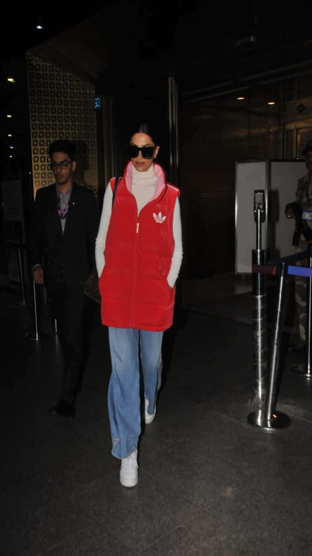 deepika-padukone-louis-vuitton-blazer-blue-mumbai-airport - High