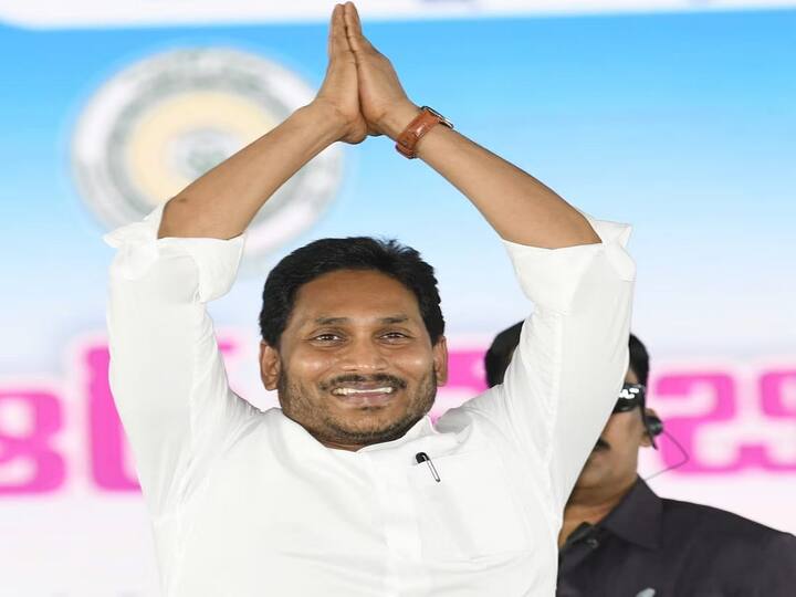 వైఎస్సార్‌ ఈబీసీ నేస్తం ప్రారంభించిన సీఎం జగన్