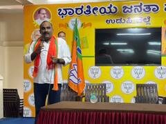 हिजाब विवाद में मुस्लिम छात्राओं को 'आतंकवादी' कहने वाले नेता यशपाल सुवर्णा को BJP ने दिया टिकट