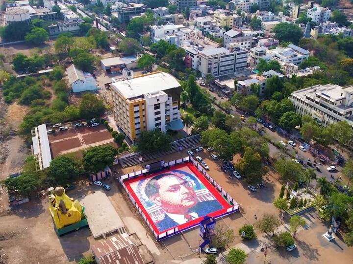 डॉ. बाबाासाहेब आंबेडकर यांना जयंतीनिमित्ताने विविध पद्धतीने अभिवादन करण्यात येत आहे.