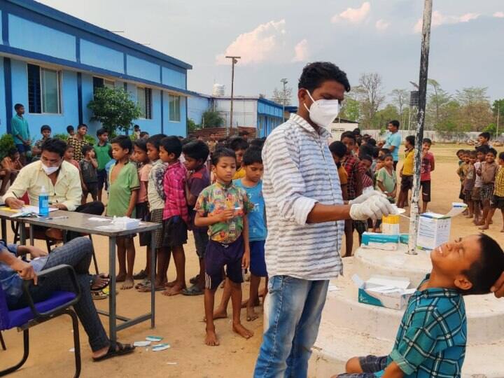 Coronavirus Cases in Bijapur 18 children found covid positive Coronavirus Cases quarantine under supervision of doctors Bijapur Coronavirus News: बीजापुर के छात्रावास में कोरोना ब्लास्ट! 18 बच्चे कोविड पॉजिटिव मिले, डॉक्टरों की निगरानी में क्वॉरेंटाइन