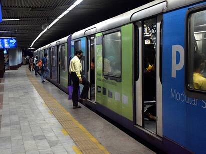 Kolkata Metro making history For first time in India Metro rake ran under any river today watch video Kolkata: Metro Rake Runs Under River For First Time In India. WATCH