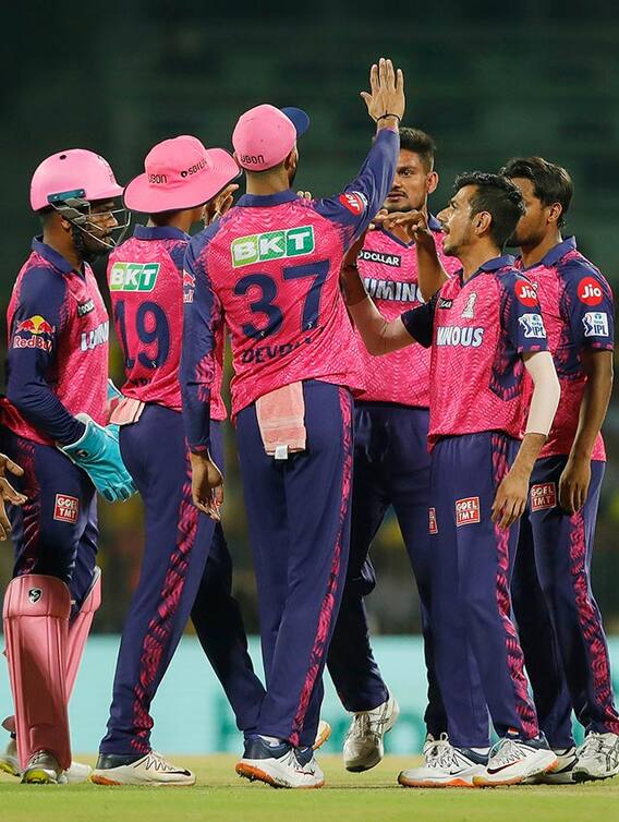 ఆఖరి బంతికి 5 రన్స్‌ కావాలి - సింగిల్‌ తీసిన ధోనీ!