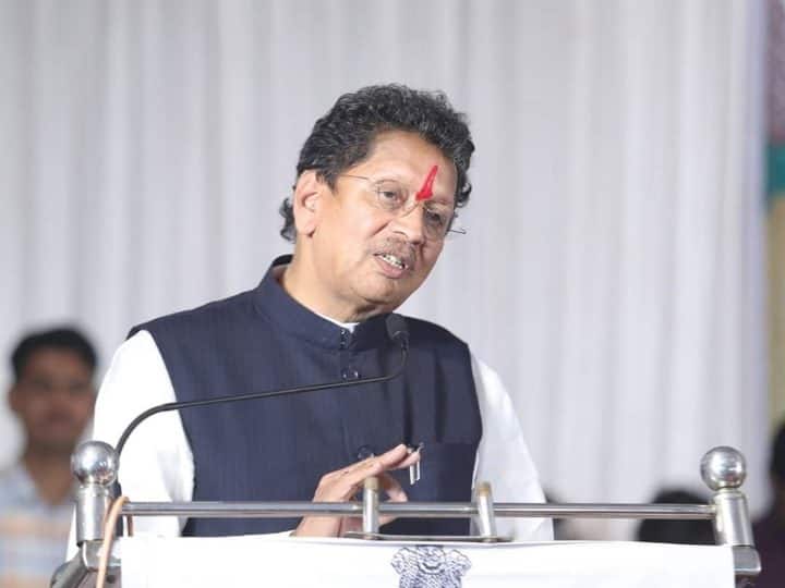Deepak Kesarkar slams Uddhav Thackeray and Sharad Pawar meeting ann Maharashtra Politics: 'बालासाहेब ठाकरे की गरिमा को खत्म किया...', उद्धव ठाकरे पर बरसे शिंदे के मंत्री दीपक केसरकर
