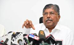 Kolhapur News : मंत्री चंद्रकांत पाटलांविरोधात कोल्हापुरात ठाकरे गटाकडून आंदोलन