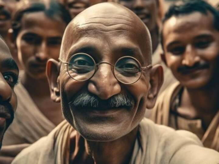 Viral Photo:  हम सोशल मीडिया में हर रोज कुछ न कुछ नया देखते रहते हैं. ऐसे ही सोशल मीडिया पर महात्मा गांधी, मदर टेरेसा समेत कई नेताओं की हैरतअंगेज तस्वीरें वायरल हो रही है.