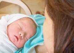 बेबस मां कर रही है अपने जिन्दा बेटे की अंतिम संस्कार की तैयारी , जानें इसके पीछे की वजह