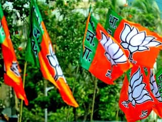 Karnataka: கர்நாடகா தேர்தலில் சீட் மறுப்பு.. அதிருப்தி பாஜக நிர்வாகிகள் கூண்டோடு ராஜினாமா