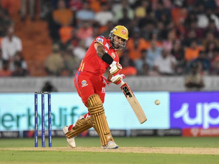 आईपीएल में शिखर धवन पंजाब किंग्स के अलावा मुंबई इंडियंस, दिल्ली कैपिटल्स और सनराइजर्स हैदराबाद के लिए खेल चुके हैं. उन्होंने जीतने वाली टीमों के लिए 3887 रन बनाए हैं. (Credit - PTI)