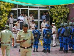 दिल्ली में इंडियन स्कूल को बम से उड़ाने की धमकी था हॉक्स कॉल? डीसीपी ने किया ये दावा