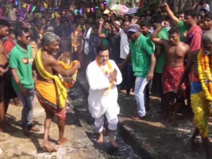 Sambit Patra BJP Spokesperson walked 10 meters on burning coal during Jhamu Jatra 'सनातन संस्कृति और परंपरा का अहम हिस्सा', जलते अंगारों पर चले बीजेपी नेता ने क्यों कही ये बात