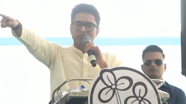পাল্টা এদিন সৌমিত্র খাঁ বলেন, আমরা এরকম ঘরের লক্ষ্মী চাই না, যারা কয়লার টাকা খায়। এই ইস্যুতে তিনি এদিন রুজিরা বন্দ্যোপাধ্যায়ের নামও নেন। তোলেন কয়লাপচারকাণ্ডে টাকা অ্যাকাউন্টে ঢোকার ইস্যু।