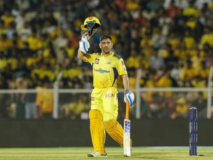 RR vs CSK Dhoni continues to be the king of the last overs despite losing the game a long record RR vs CSK: கடைசி ஓவர்களில் என்றுமே நான் ராஜா.. தொடரும் தோனியின் மிரட்டல் ரெக்கார்ட்ஸ்..!