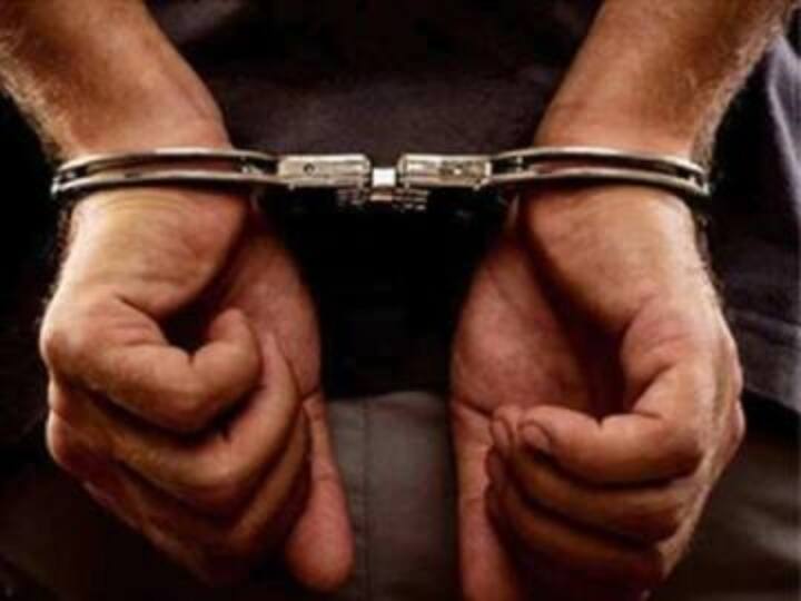 Dumka Robbery Police Arrested Five Accused Weapons And Cash Recovered Jharkhand News ANN Dumka News: दुमका पुलिस ने लूट की वारदात में शामिल पांच आरोपियों को किया गिरफ्तार, हथियार और कैश भी बरामद