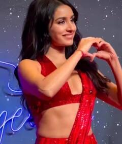 Shraddha Kapoor Photos: ਲਾਲ ਸਾੜ੍ਹੀ 'ਚ ਕਾਤਿਲ ਅਦਾਵਾਂ ਬਿਖੇਰਦੀ ਨਜ਼ਰ ਆਈ ਸ਼ਰਧਾ ਕਪੂਰ, ਦੇਖੋ ਤਸਵੀਰਾਂ