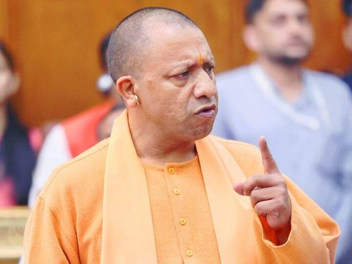 Asad Ahmed Encounter  cm yogi first reaction after atiq ahmed sons encounter in jhansi Asad Ahmed Encounter: अतीक अहमद के बेटे के एनकाउंटर पर सीएम योगी की पहली प्रतिक्रिया, जानें- किसकी तारीफ की?