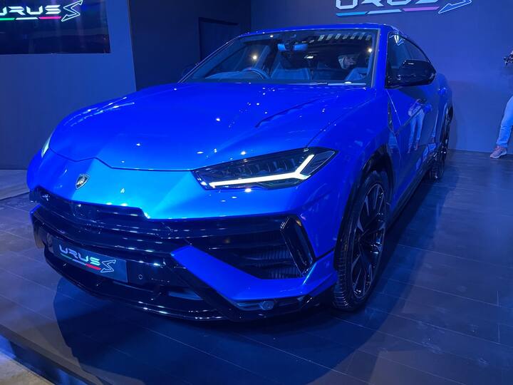 Lamborghini Urus S launched: लैंबोर्गिनी ने आज अपनी एक नई SUV, Urus S को लॉन्च कर दिया है. यह नई एसयूवी स्टैंडर्ड उरूस और उरूस परफॉर्मेट के बीच फिट होगी.