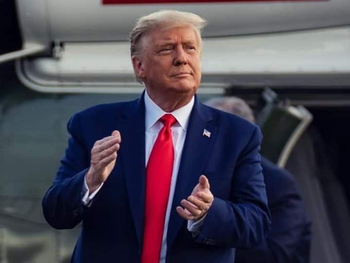 ट्रंप ने अपने पूर्व वकील पर दायर किया मुकदमा, 50 अरब रुपये की डिमांड ट्रंप ने अपने पूर्व वकील पर दायर किया मुकदमा, 50 अरब रुपये की डिमांड