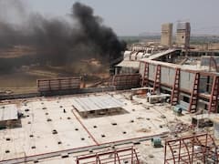 देवघर एम्स परिसर में लगी भीषण आग, अफरा तफरी के बीच फायर ब्रिगेड ने पाया काबू