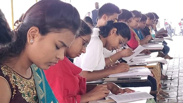 अनोख्या पद्धतीने त्यांना अभिवादन करण्याचा निर्णय घेतला आहे.
