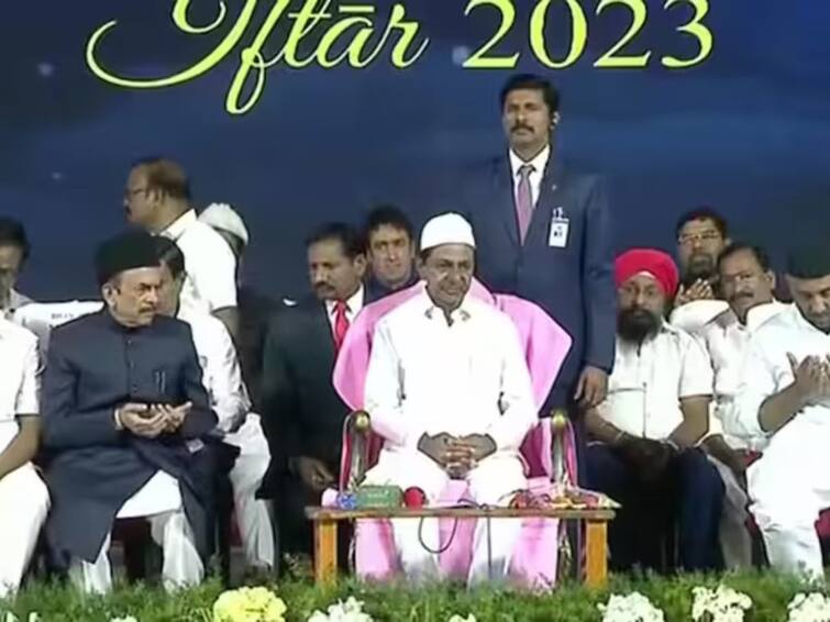 India Waiting For Right Leader, Right Party, Says Telangana CM KCR India Waiting For Right Leader, Right Party, Says Telangana CM KCR