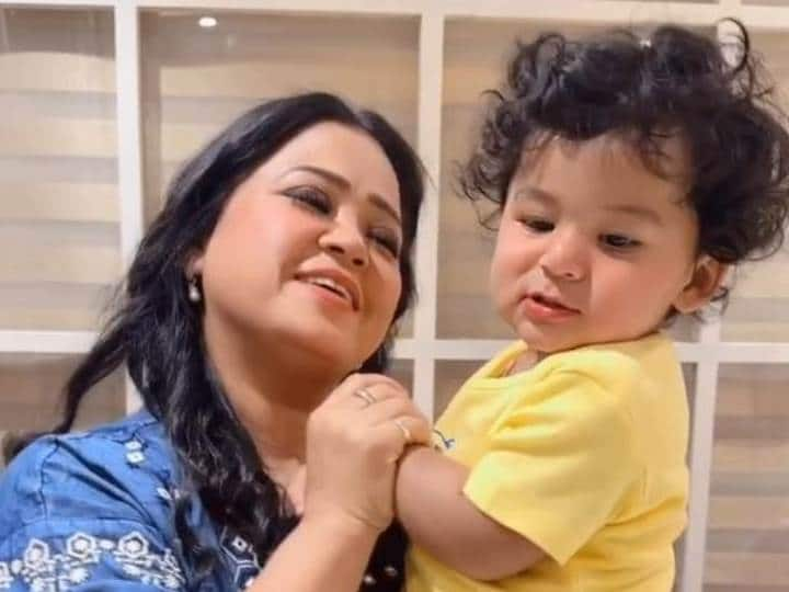 Bharti Singh viral video on social media singing Chhattisgarhi song for son GOLA raipur ann Bharti Singh: छत्तीसगढ़ प्रेम के लिए सोशल मीडिया पर वायरल हुईं स्टैंड अप कॉमेडियन भारती, वीडियो वायरल