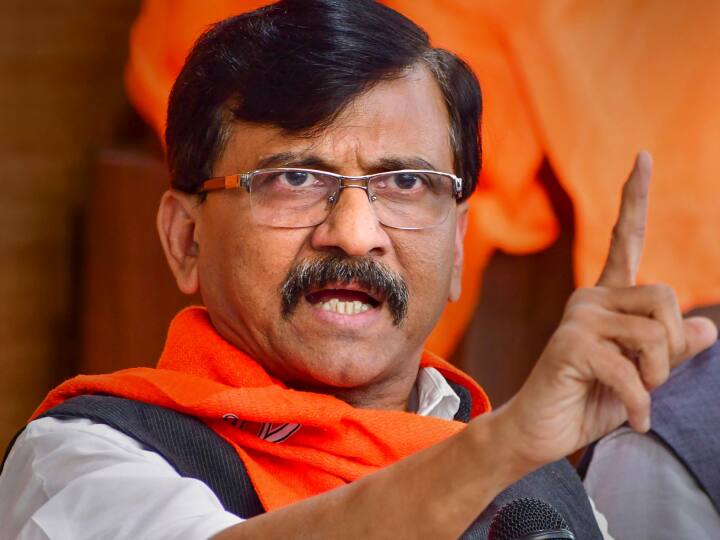 Shiv Sena UTB Sanjay Raut on Aaditya Thackeray Statement on Maharashtra CM Eknath Shinde Sanjay Raut: एकनाथ शिंदे को लेकर आदित्य ठाकरे के दावे पर अब बोले संजय राउत, कहा- उनको जेल जाने का डर था...