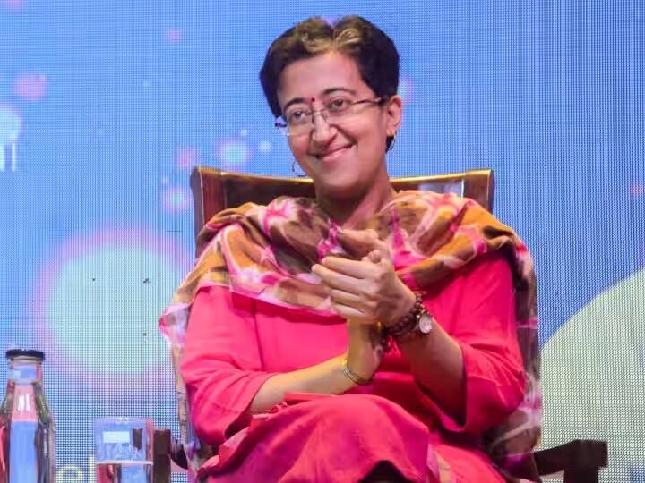 Delhi Corona Update Minister Atishi Says AAP government reviewing increasing Covid-19 cases Delhi Corona Update: 'सरकार बढ़ते कोरोना मामलों पर कर रही समीक्षा', स्कूलों में दिशा-निर्देश को लेकर मंत्री आतिशी ने कही ये बात