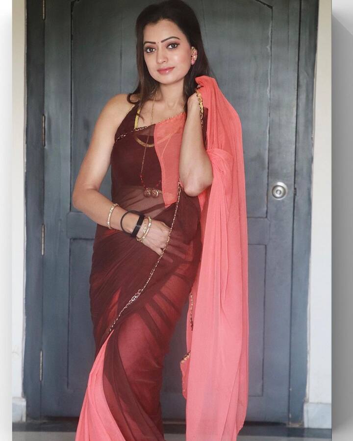 అమ్మడు అందానికి కుర్రకారు ఫిదా అవుతున్నారు. Photo Credit: Sowmya Rao/Instagram