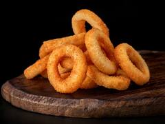 Onion rings recipe : மாலை ஸ்நாக்ஸ் செய்து முடிக்க நேரம் ஆகுதா? சிம்பிளான ஆனியன் ரிங்க்ஸ் செய்து மகிழுங்கள்!