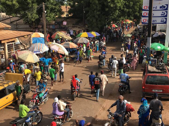 पश्चिम आफ्रिकेतील सेनेगल देशातील कोल्डा शहर जगातील दुसऱ्या क्रमांकाचे उष्ण शहर ठरले. कोल्डामध्ये आज 43 अंश सेल्सिअस तापमानाची नोंद झाली.