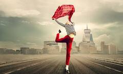 Zodiac Signs: হিরে-জহরত নয়, অল্পেতে খুশি হন এই রাশির জাতকরা