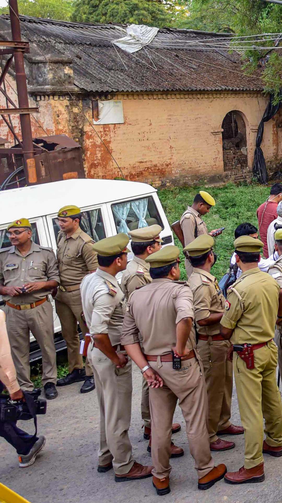 असद के साथ उसका सहयोगी भी मारा गया