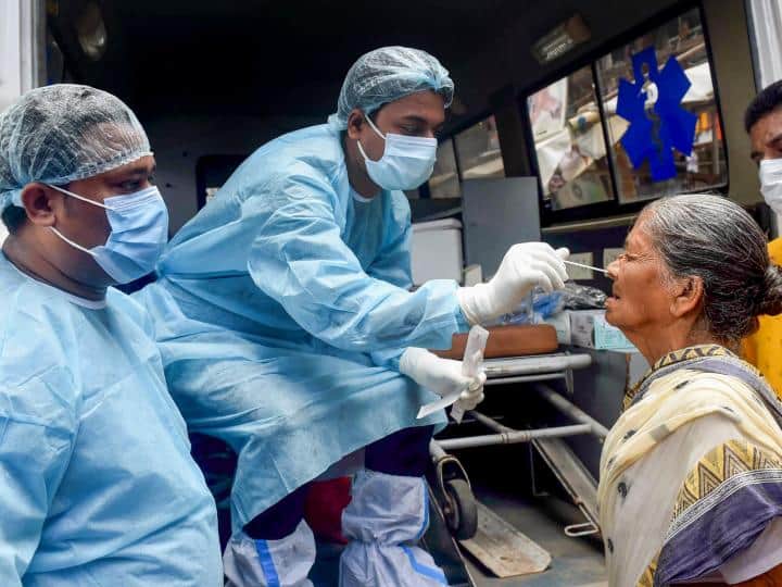 Coronavirus Cases In India UP Delhi Maharashtra Punjab Puducherry COVID Cases Expert Said Coronavirus Cases: कोरोना का बढ़ता खतरा, दिल्ली में एक दिन में आए 1500 से ज्यादा केस, जानें- महाराष्ट्र, यूपी और पंजाब का हाल