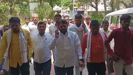 Buldhana : पीक विम्यासाठी स्वाभिमानीचे बुलढाण्यात आंदोलन