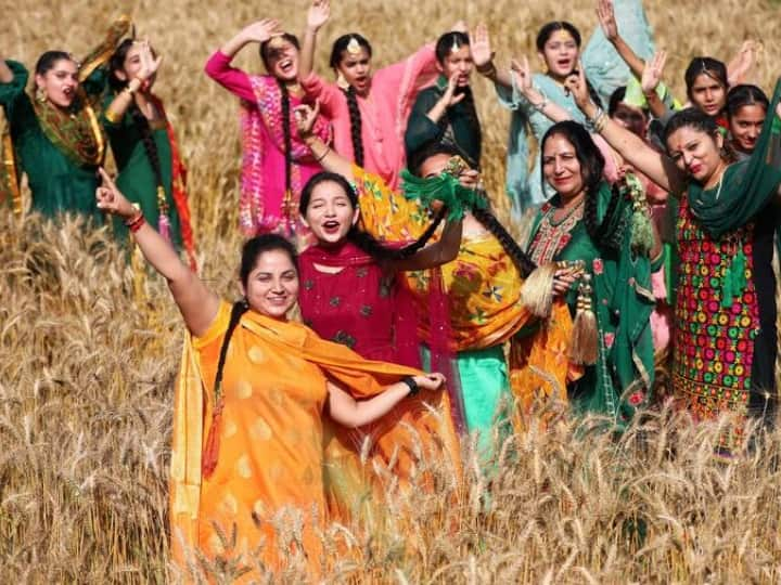 Happy Baisakhi 2023 Wishes Messages Images Punjabi Shayari Greeting of Vaisakhi Punjabi Festival in Hindi Happy Baisakhi 2023 Wishes: इन खूबसूरत संदेशों से दोस्तों को दें बैसाखी की लख-लख बधाइयां, त्योहार का मजा हो जाएगा दोगुना