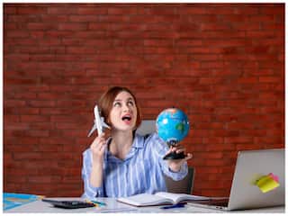 विदेश में नौकरी करनी है? ये वाली नौकरियां बहुत आसानी से मिलती हैं और पैसा भी अच्छा है