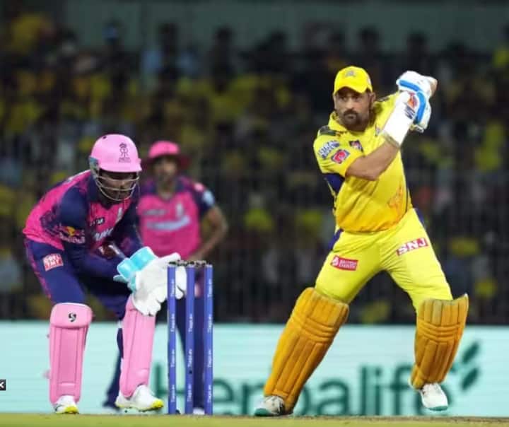 सर्वाधिक खेळाडू रनआउट करण्याच्या यादीत रविंद्र जडेजानंतर आता महेंद्र सिंग धोनीचं नाव दुसऱ्या क्रमांकावर आहे.