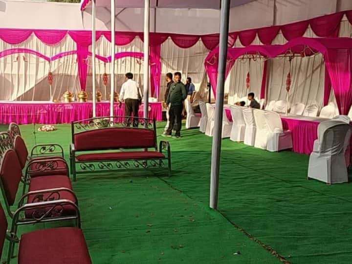 UP Coronavirus Guidelines masks returned in UP, Guidelines issued regarding marriage ceremony, schools and colleges UP Corona Guideline: कोरोना के बीच यूपी में शादी समारोह को लेकर गाइडलाइन जारी, स्कूलों और कॉलेजों में रहेगा ये नियम