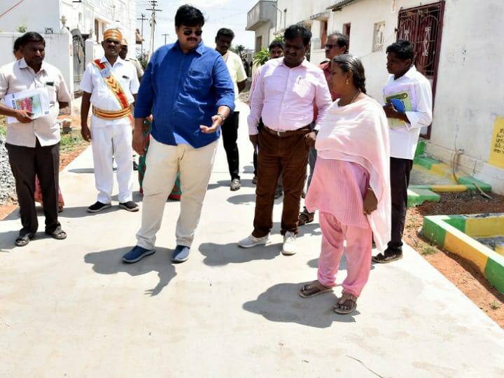 கரூர் மாவட்டத்தில் வளர்ச்சி திட்ட பணிகளை பார்வையிட்ட மாவட்ட ஆட்சியர் Karur Development project works in Karur District Governor's view TNN கரூர் மாவட்டத்தில் வளர்ச்சி திட்ட பணிகளை பார்வையிட்ட மாவட்ட ஆட்சியர்