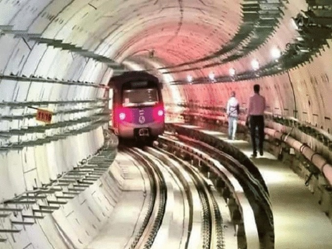 Underwater Metro: ऐतिहासिक क्षण... कोलकाता मेट्रोनं रचला इतिहास; देशात पहिल्यांदाच धावली 'अंडरवॉटर मेट्रो