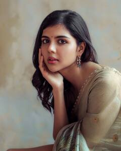 Kalyani Priyadarshan : இன்ஸ்டாவை கலக்கும் நடிகை கல்யாணி பிரியதர்ஷன் லேட்டஸ்ட் க்ளிக்ஸ்!