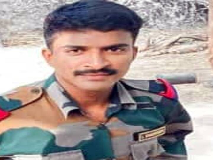 Firing at Punjab army camp body of the deceased soldier will be brought to his hometown in Theni district TNN பஞ்சாப்பில் உயிரிழந்த ராணுவ வீரர்; சொந்த ஊரான தேனி மாவட்டத்திற்கு கொண்டுவரப்படும் உடல்