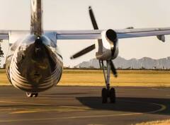Train on Railway Track: ਇਸ ਏਅਰਪੋਰਟ ਤੋਂ ਫਲਾਈਟ ਨਾਲ ਲੰਘਦੀ ਹੈ ਇਹ ਰੇਲ! ਵੇਖੋ ਹੈਰਾਨ ਕਰਨ ਵਾਲੀਆਂ ਤਸਵੀਰਾਂ