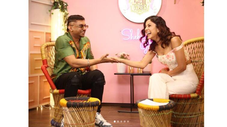 Rapper Honey Singh seen in Shehnaaz Gill s show Desi Vibes see fun pics  Shehnaaz Gill: ਸ਼ਹਿਨਾਜ਼ ਗਿੱਲ ਦੇ ਦੇਸੀ ਵਾਈਬਸ 'ਚ ਨਜ਼ਰ ਆਏ ਰੈਪਰ ਹਨੀ ਸਿੰਘ, ਦੇਖੋ ਮਸਤੀ ਭਰੀਆਂ Pics