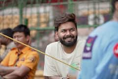 IPL 2023 : दिल्लीचे मनोबल वाढवण्यासाठी ऋषभ पंत पोहचला बेंगलोरला