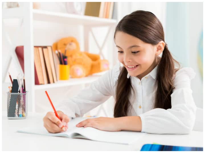 Home Work Benefits That Are proven and help students in improving studies होमवर्क से घबराते हैं? यहां जानिए इससे मिलने वाले फायदे...फिर कभी आप होमवर्क से मुंह नहीं चुराएंगे