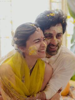 Alia-Ranbir Wedding Album: ਆਲੀਆ-ਰਣਬੀਰ ਮਨਾ ਰਹੇ ਨੇ ਵਿਆਹ ਦੀ ਪਹਿਲੀ ਵਰ੍ਹੇਗੰਢ, ਵਧਾਈ ਵਾਲੇ ਮੈਸੇਜਾਂ ਦਾ ਲੱਗਿਆ ਤਾਂਤਾ